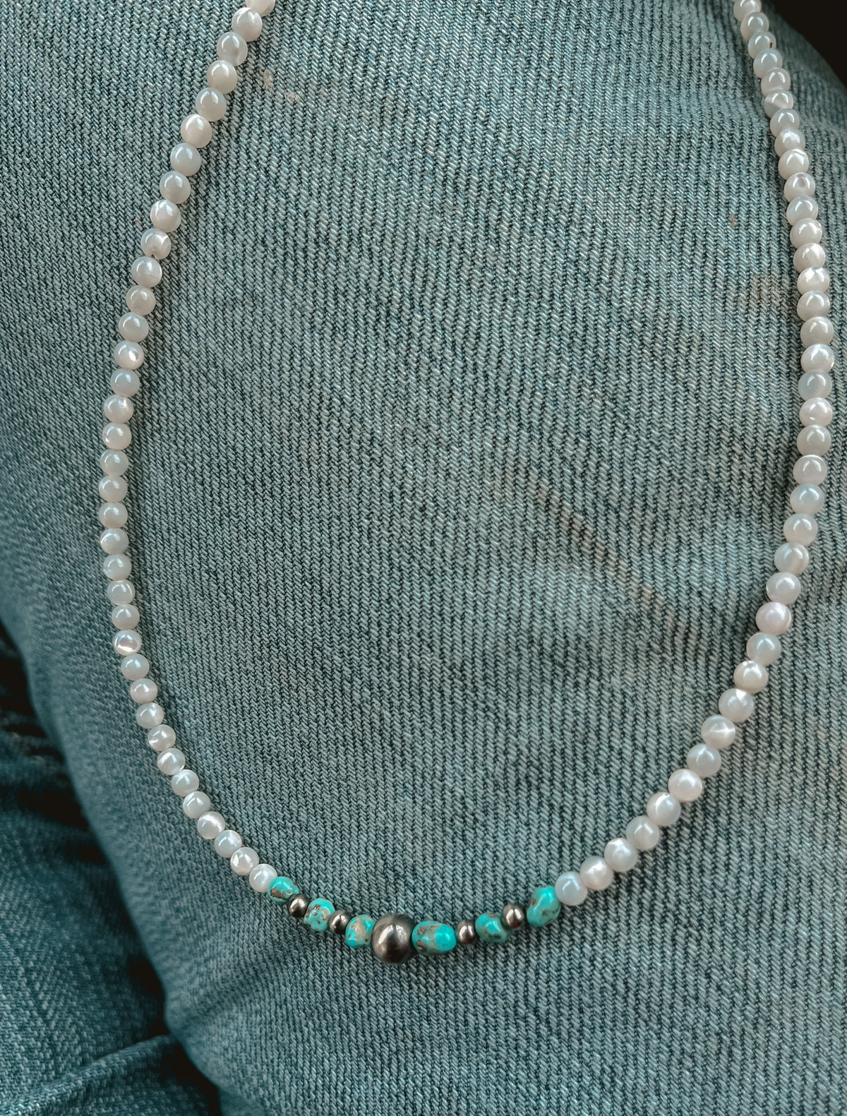 Pearl necklace w/genuine turquoise Navajo pearl choker