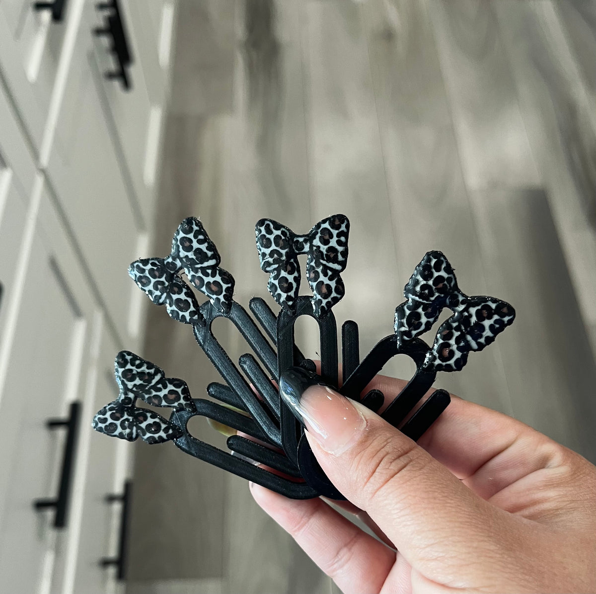 Leopard Bow paper Clips