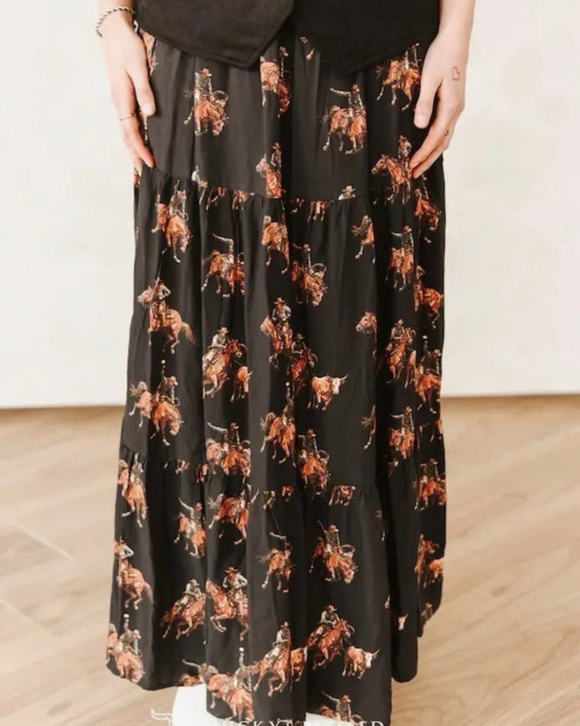 Black Western horse printed ruffle tier skirt